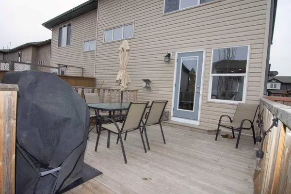 754 Luxstone Gate SW, Airdrie, AB T4B 0H3