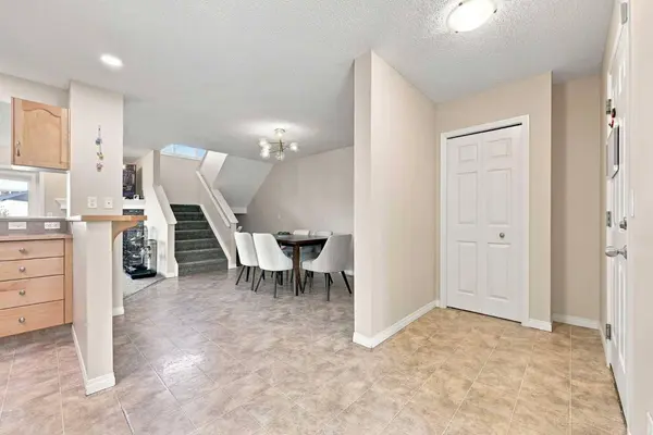 754 Luxstone Gate SW, Airdrie, AB T4B 0H3
