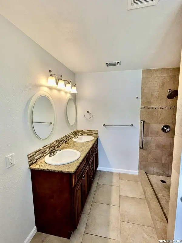 304 E Mistletoe, San Antonio, TX 78212