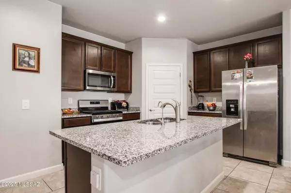 10046 N Cardon Grande Trail, Marana, AZ 85653