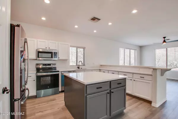 6056 W 10 Star Drive, Tucson, AZ 85713