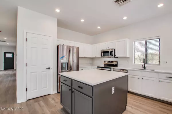 6056 W 10 Star Drive, Tucson, AZ 85713