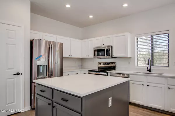 6056 W 10 Star Drive, Tucson, AZ 85713