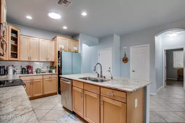 6537 W Sugar Pine Trail, Tucson, AZ 85743