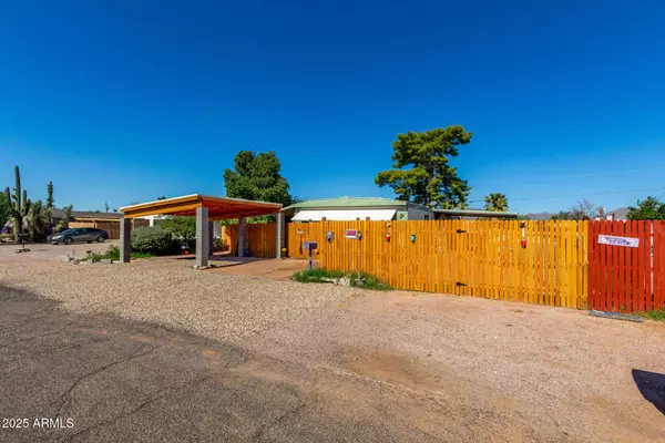 11252 E BOISE Street E, Apache Junction, AZ 85120