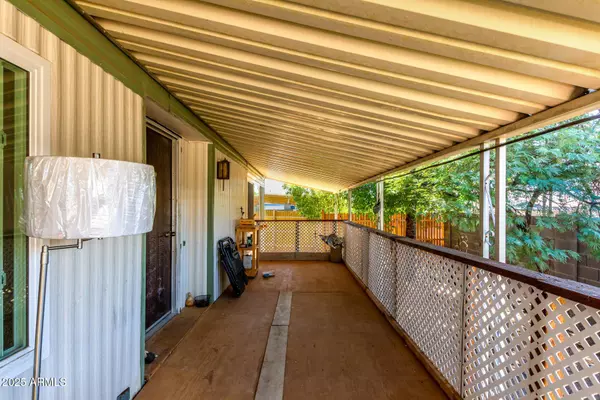 11252 E BOISE Street E, Apache Junction, AZ 85120