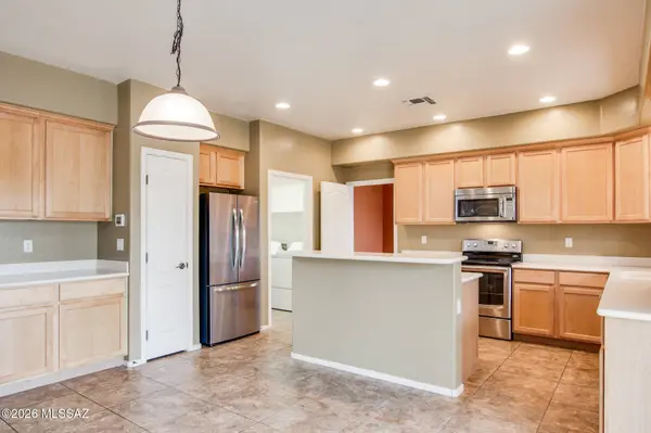 8371 N Amber Burst Dr, Tucson, AZ 85743