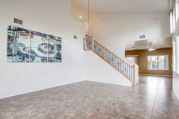 8371 N Amber Burst Dr, Tucson, AZ 85743