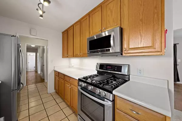 965 N Beech ST, Escondido, CA 92026