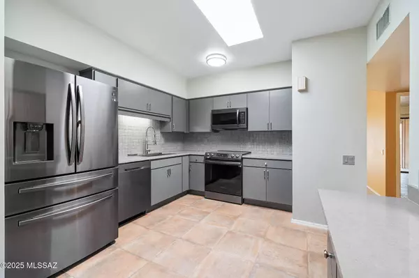 1236 W Camino Del Pato, Green Valley, AZ 85622