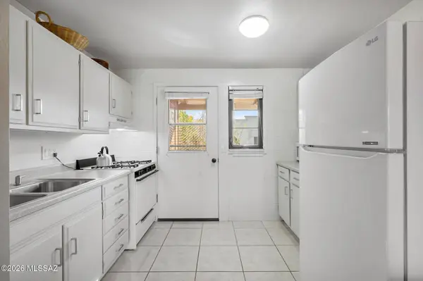 261 S Paseo Tierra, Green Valley, AZ 85614