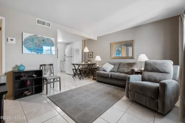 261 S Paseo Tierra, Green Valley, AZ 85614