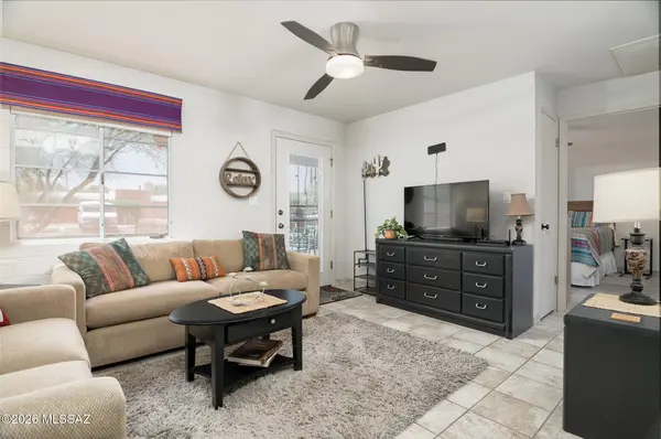 233 S Paseo Tierra #D, Green Valley, AZ 85614