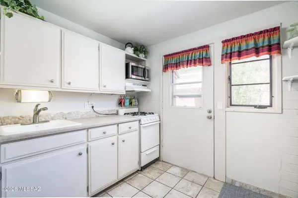 233 S Paseo Tierra #D, Green Valley, AZ 85614