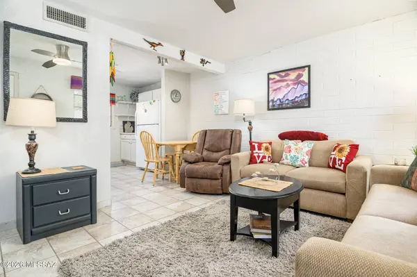 233 S Paseo Tierra #D, Green Valley, AZ 85614