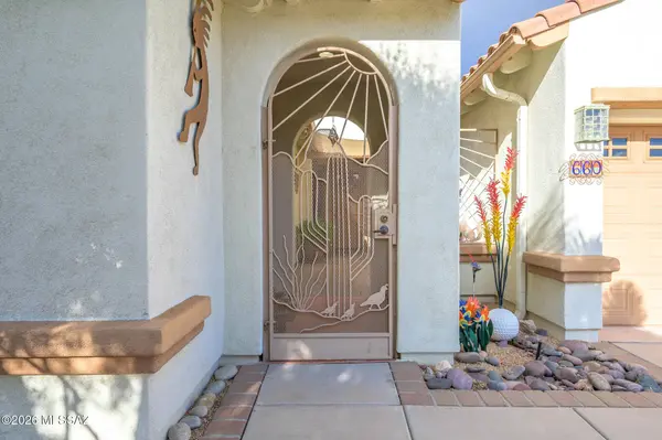 660 N Alexis Loop, Green Valley, AZ 85614