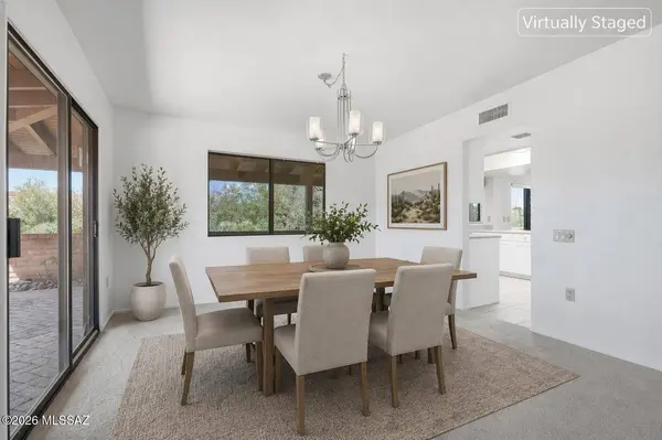 937 W Desert Hills Dr, Green Valley, AZ 85622