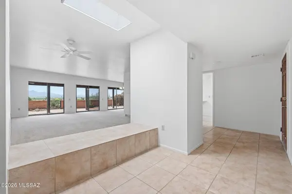 937 W Desert Hills Dr, Green Valley, AZ 85622
