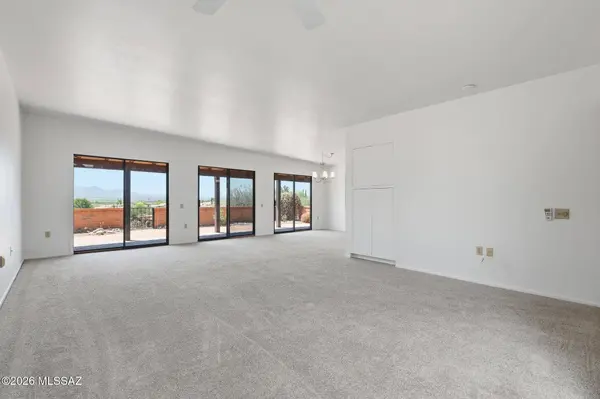 937 W Desert Hills Dr, Green Valley, AZ 85622