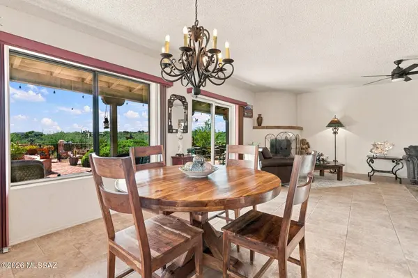1131 W Camino De La Oca, Green Valley, AZ 85622