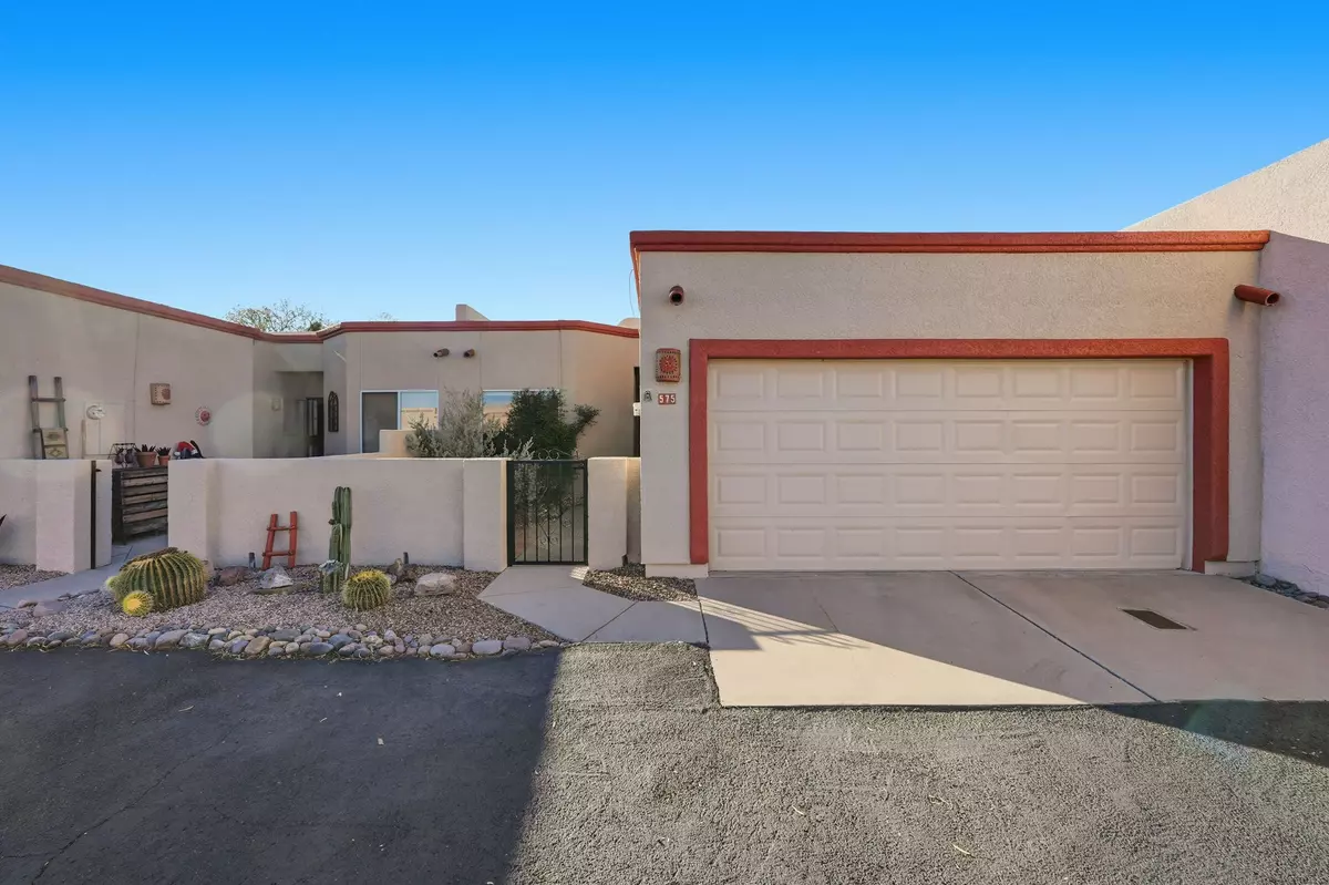 Green Valley, AZ 85614,575 West Vía Rosaldo