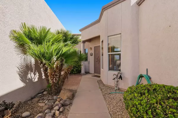 563 West Vía Rosaldo, Green Valley, AZ 85614