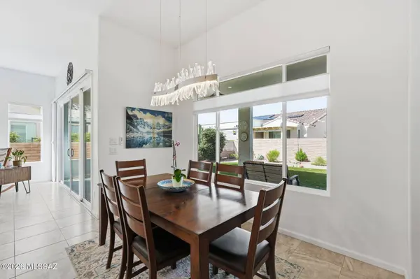 558 N Sonoma Vista Dr, Green Valley, AZ 85614