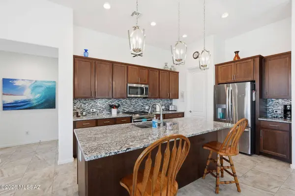 558 N Sonoma Vista Dr, Green Valley, AZ 85614