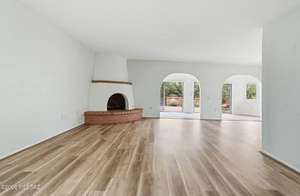 1072 W Camino Urbano, Green Valley, AZ 85622