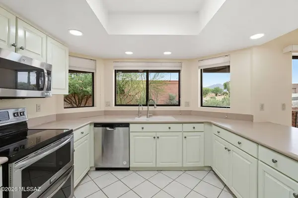 1072 W Camino Urbano, Green Valley, AZ 85622