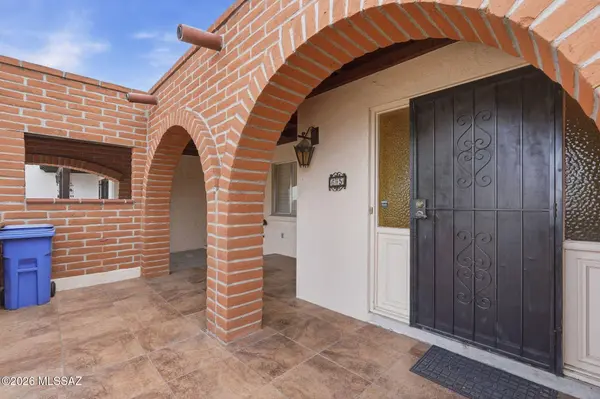 65 N Los Olmos, Green Valley, AZ 85614