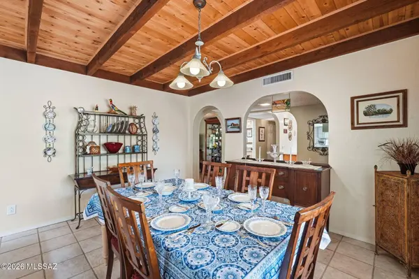 696 W Paseo Del Canto, Green Valley, AZ 85622