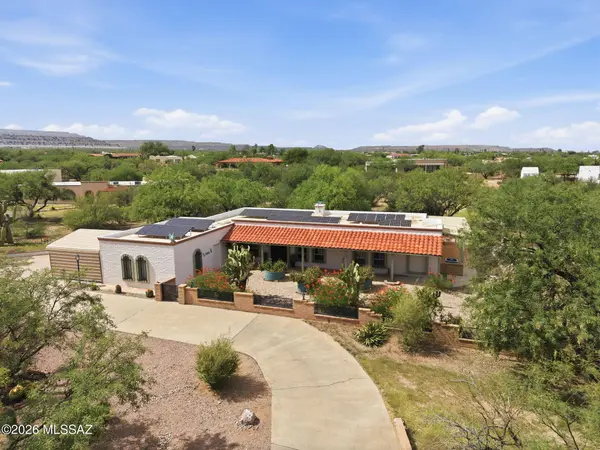 696 W Paseo Del Canto