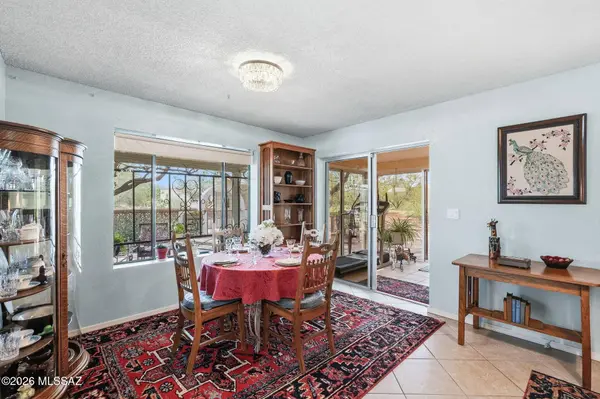 696 W Paseo Del Canto, Green Valley, AZ 85622