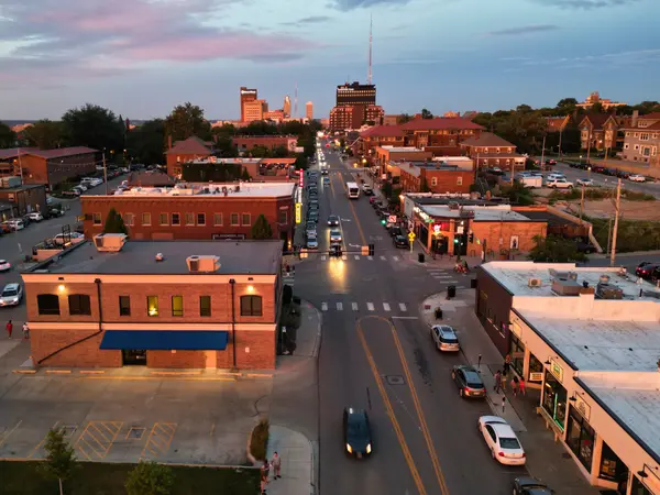 Where to Live in Omaha: A Complete Neighborhood Guide,Chris Jamison