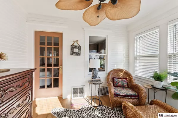 4216 Barker Avenue, Omaha, NE 68105