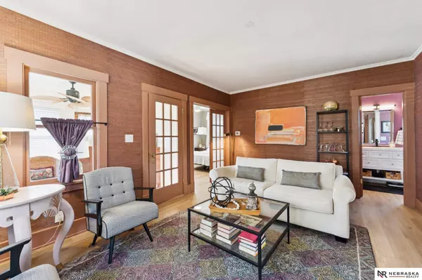 4216 Barker Avenue, Omaha, NE 68105