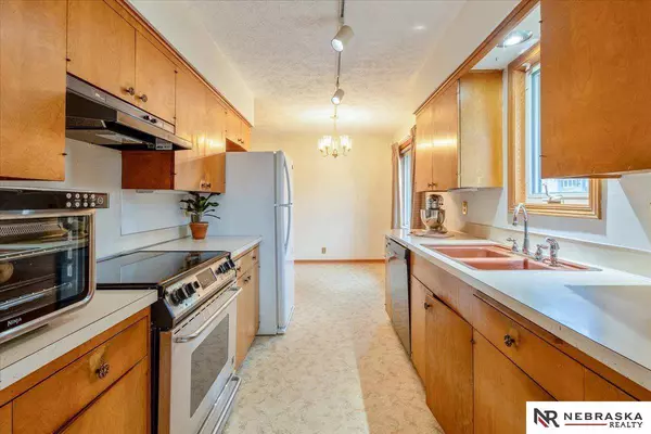 5012 Magnolia Street, Omaha, NE 68137