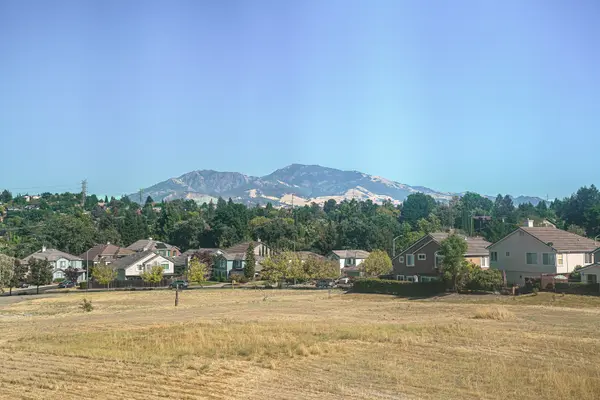 949 Toulouse Way, Martinez, CA 94553-7200