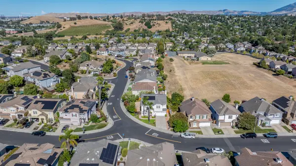 949 Toulouse Way, Martinez, CA 94553-7200