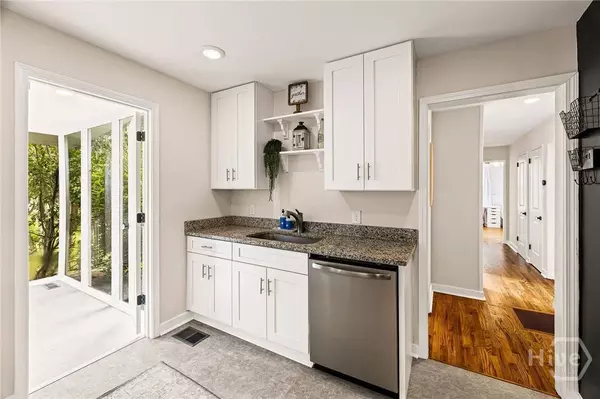 18 Pine Valley RD, Savannah, GA