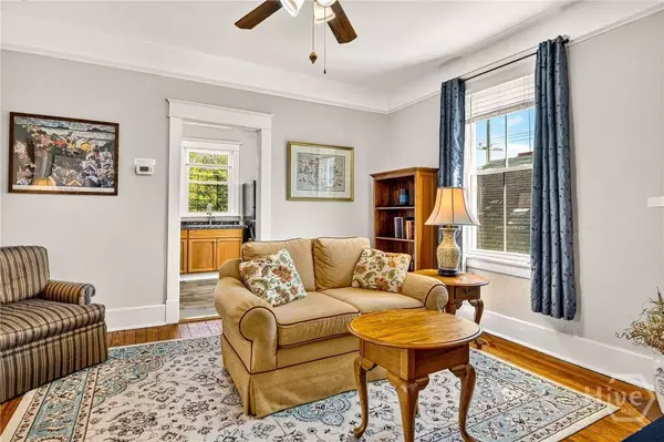 530 E 35th ST, Savannah, GA 31401