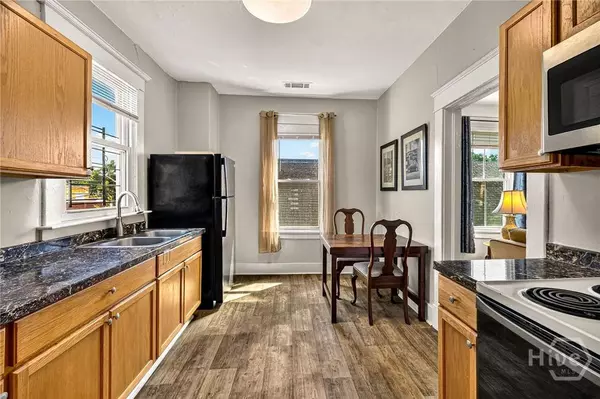 530 E 35th ST, Savannah, GA 31401