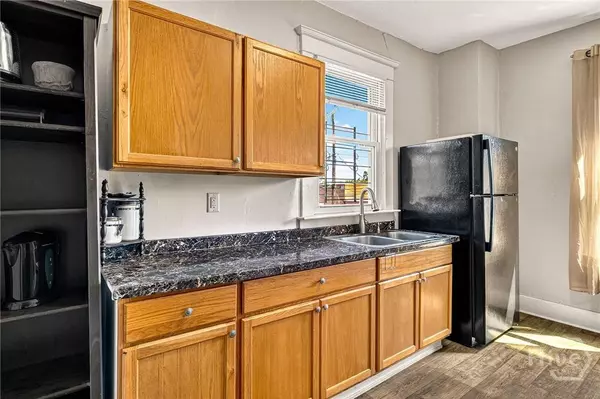 530 E 35th ST, Savannah, GA 31401