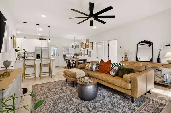 1306 E Waldburg ST, Savannah, GA 31404