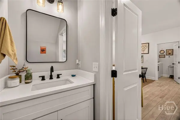 1306 E Waldburg ST, Savannah, GA 31404