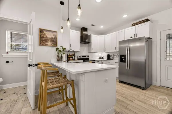 1306 E Waldburg ST, Savannah, GA 31404