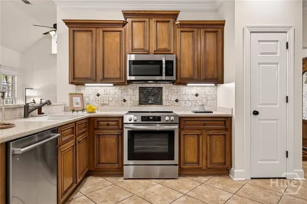 110 S Effingham Plantation DR, Guyton, GA 31312