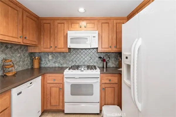 106 N Western #302, San Pedro, CA 90732