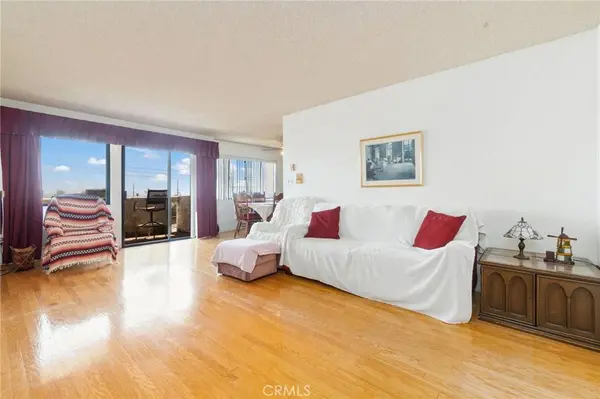 106 N Western #302, San Pedro, CA 90732